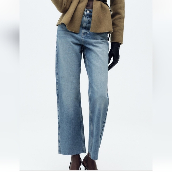 Zara Straight leg Sz 8/30W Denim  Jeans 100% Cotton Non Stretchy Zipper 5 Pocket - Picture 2 of 9